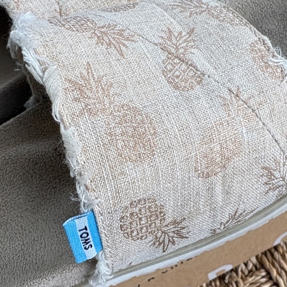 TOMS Gold Metallic Pineapple Slides - Picture 5 of 5